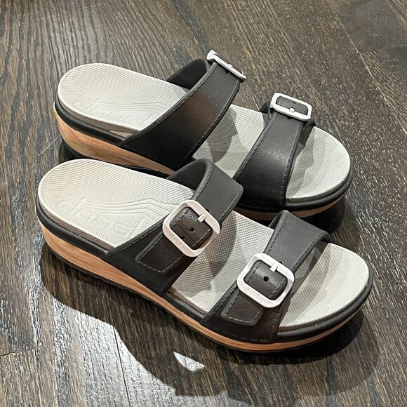 Dansko Sandals Womens 39 Kandi Rubber Wedge Comfort Slide Buckle Black Shoes - Picture 1 of 8
